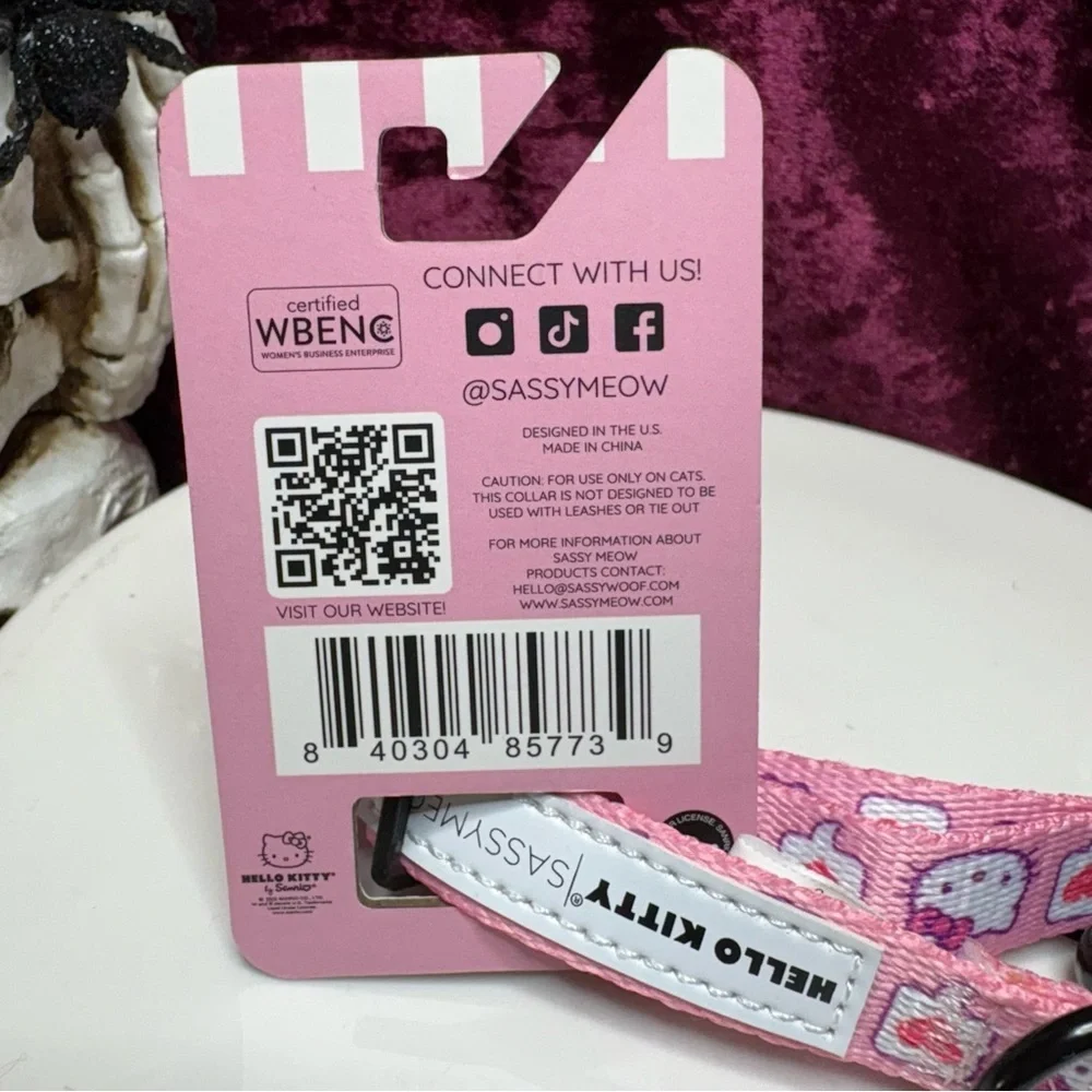 Sassy Meow Sanrio Hello Kitty Pink Heart Break Away Cat  Collar & Leash - MEDIUM